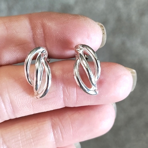 NAPIER VINTAGE LEVERBACK/SCREWBACK AND POST (4 PAIRS) EARRING LOT - Picture 5 of 10